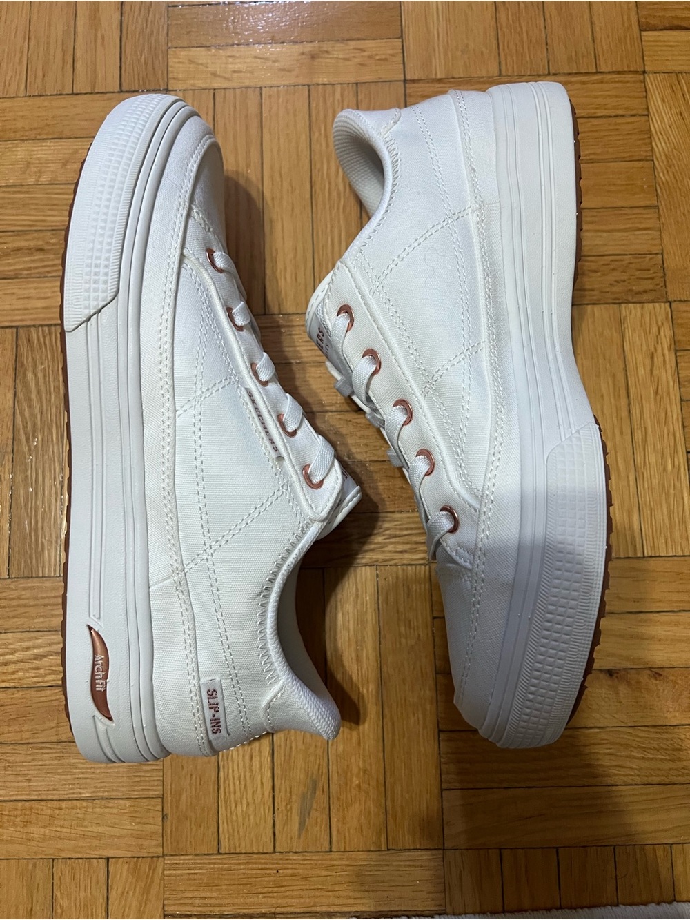 Sketchers shoes